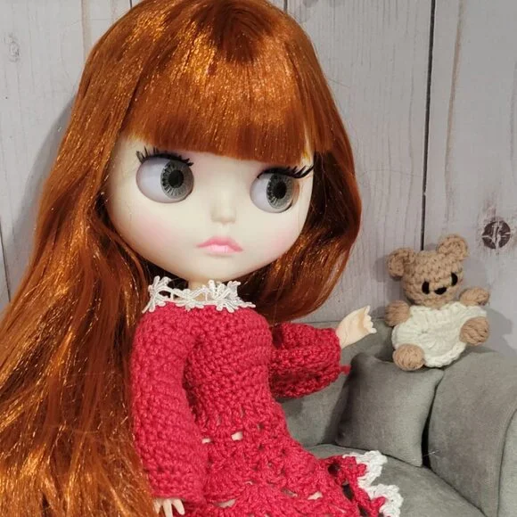 Beautiful 30cm Blythe Doll – Red Hair – Handmade Crochet Outfit - Picture 6 of 10
